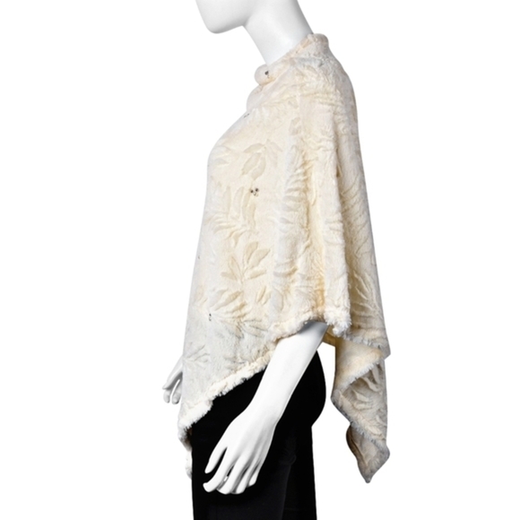 PASSAGE ✦ Ivory Diamond Faux Fur Poncho ✦ Pearl Beads Embossed Leaf Print OS - Picture 5 of 11